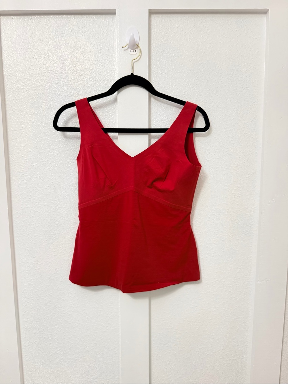 Honeylove Red Sculpting Camisole with Support - Picture 3 of 12